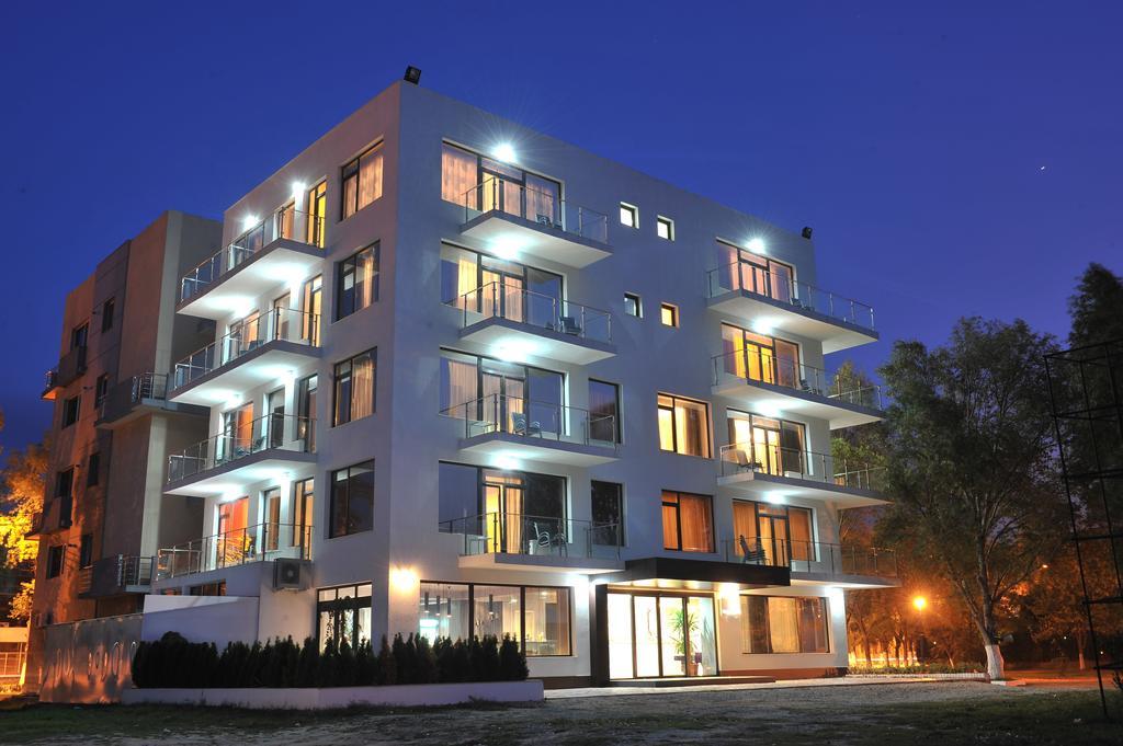Mizuumi Boutique Hotel Mamaia Exterior photo